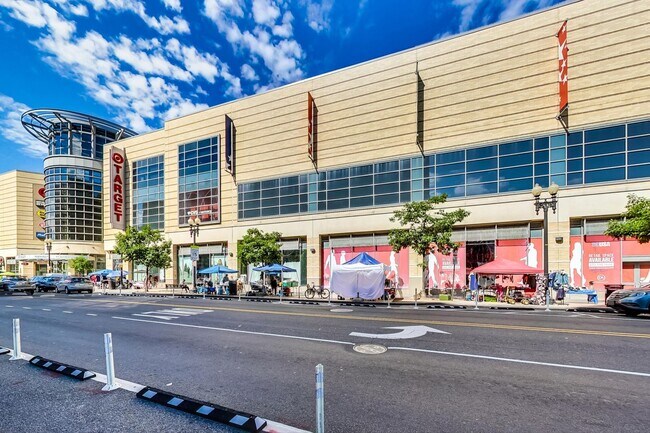 Building Photo - Gorgeous 2 bedroom 2 bath condo just steps from Columbia Hgts center $3,550