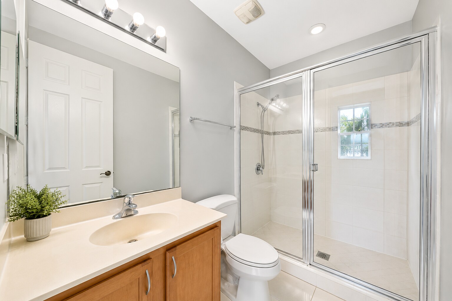 Building Photo - 770 Millbrae Ct