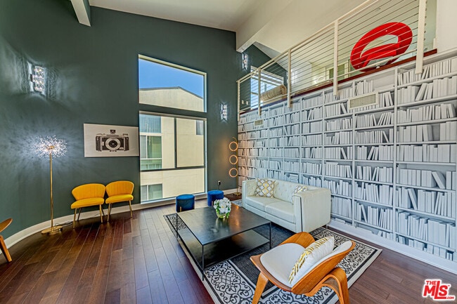 Building Photo - 600 Ridgeley Dr