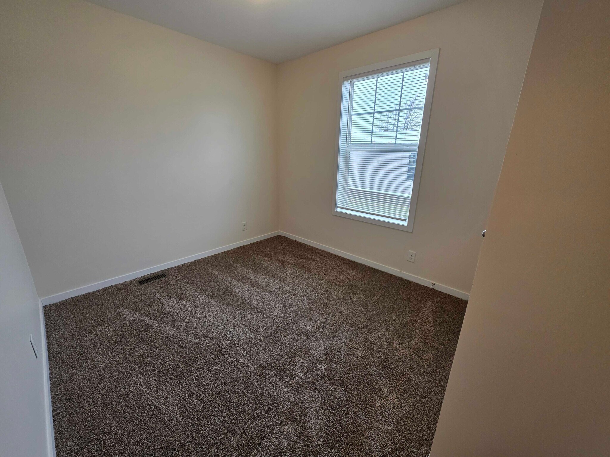 Building Photo - 3681 Hawthorne St