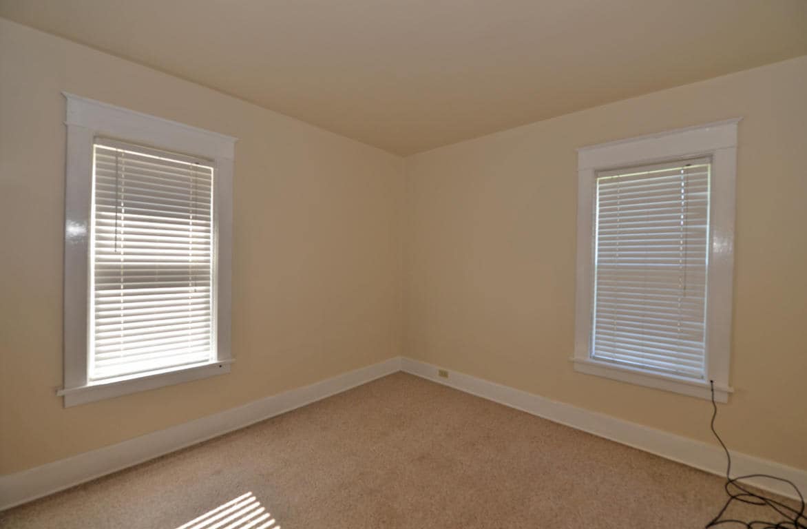 Large Bedroom - 1106 David St