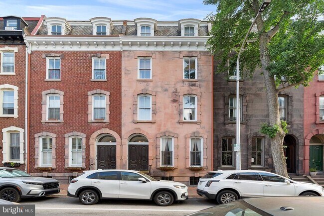 Building Photo - 2308 Spruce St