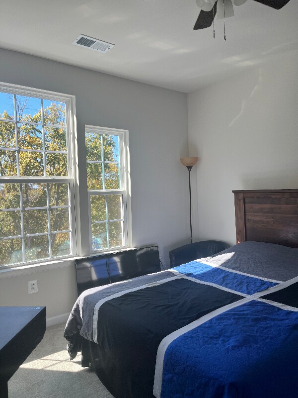 Building Photo - 7977 Independence Dr