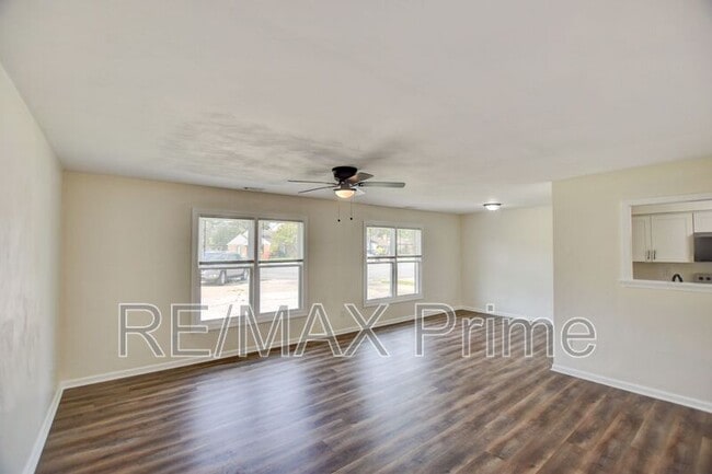 Building Photo - 3900 Raintree Ct