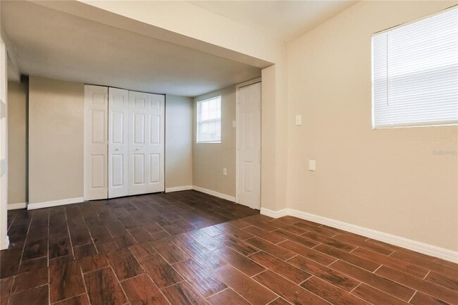 Building Photo - 3919 Longhorn Dr