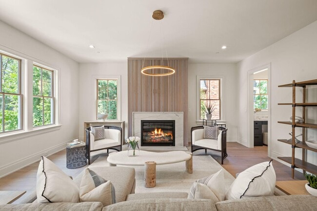 Building Photo - 5022 Cathedral Ave NW