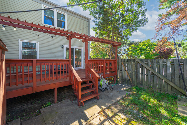 Deck - 3030 Ellenwood Dr