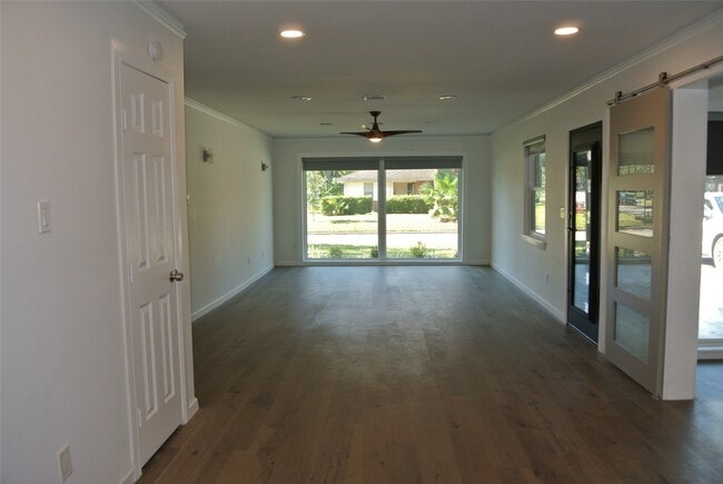 Building Photo - 7911 Greenbush St