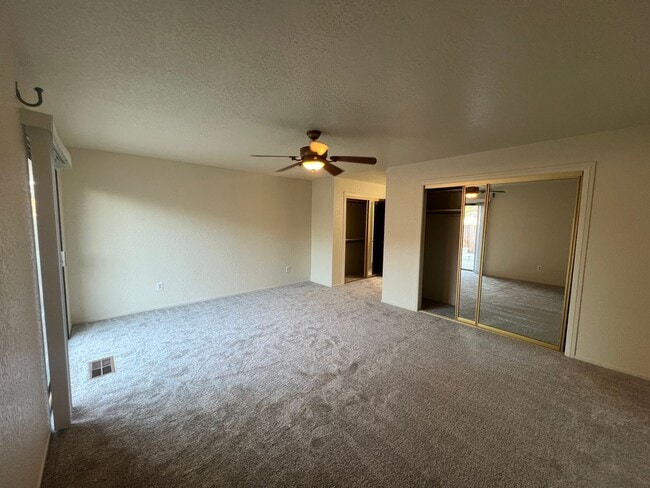 Building Photo - Single story home located in Lakewood Elementary School District!