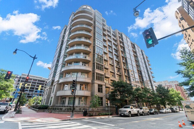 Building Photo - Madrigal Lofts in Mt Vernon Triangle | 2 Bed | 2 Bath | 920 Sf | Balcony | 1 Garage Parking Space