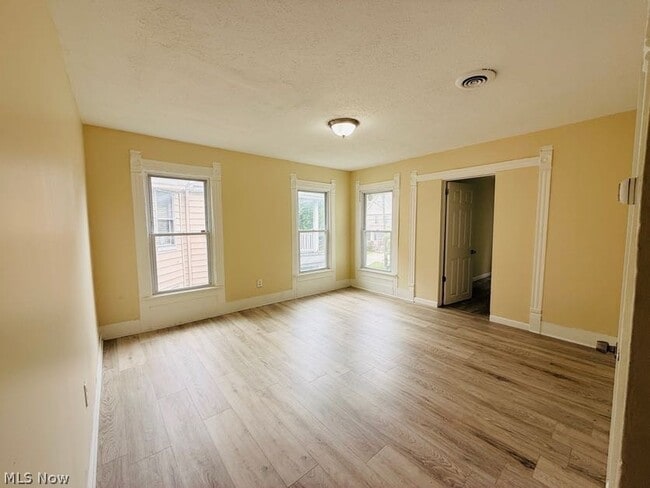 Building Photo - 3838 Marvin Ave