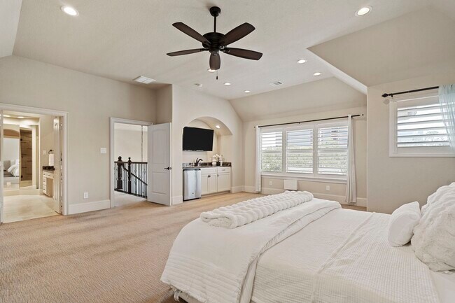 Building Photo - 622 Pink Azalea Trail