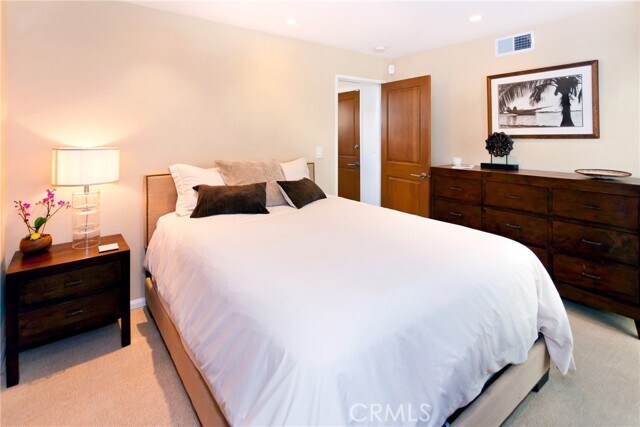 Building Photo - 3601 Manhattan Ave