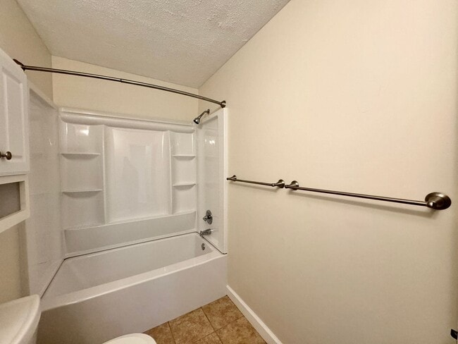 Building Photo - Updated 3-Bedroom Townhome 03-25-26!! Fenced yard, excellent School Zones!!