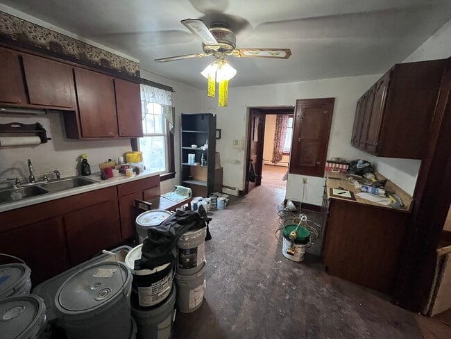 Building Photo - 1515 House