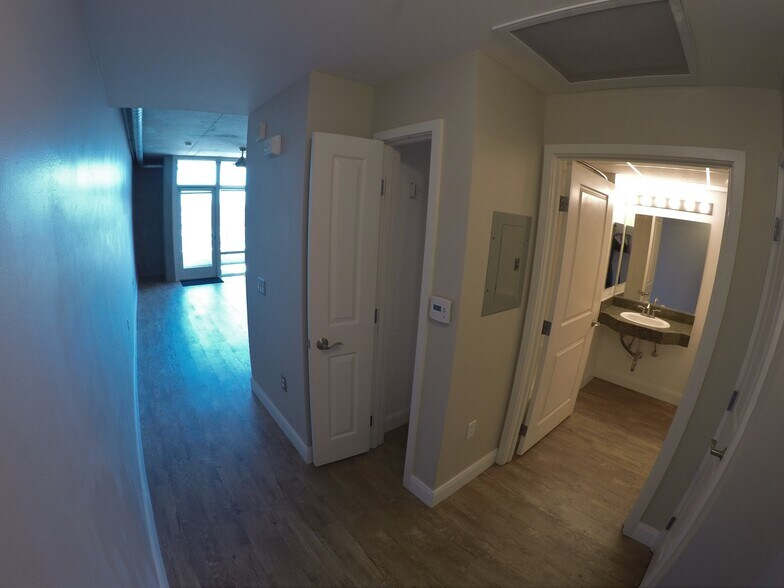 Building Photo - 1080 Park Blvd Unit 1308