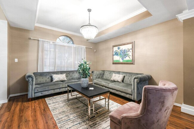 Building Photo - 7418 Lake Livingston Dr