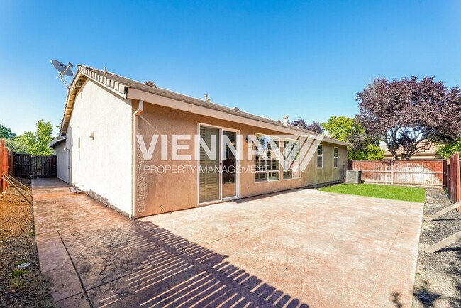 Building Photo - 1311 Green Ravine Dr