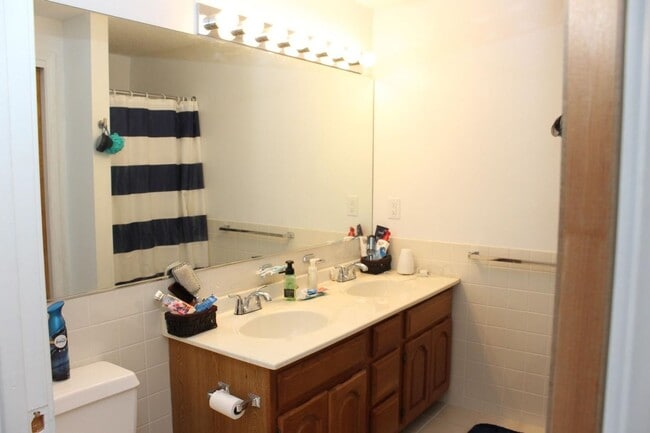 Building Photo - Long-Term Condo Rental Near Weirs Beach