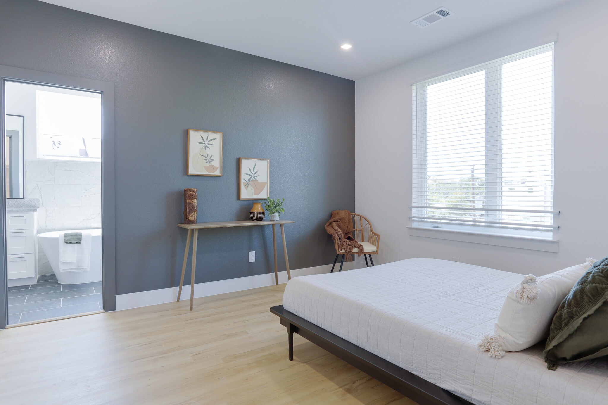 Building Photo - 2805 Weisenberger St