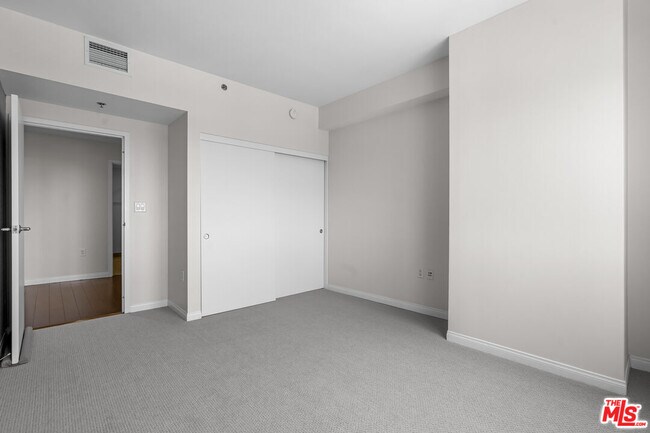 Building Photo - 3785 Wilshire Blvd