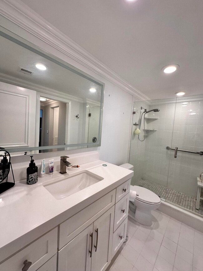 Building Photo - 5400 N Ocean Dr