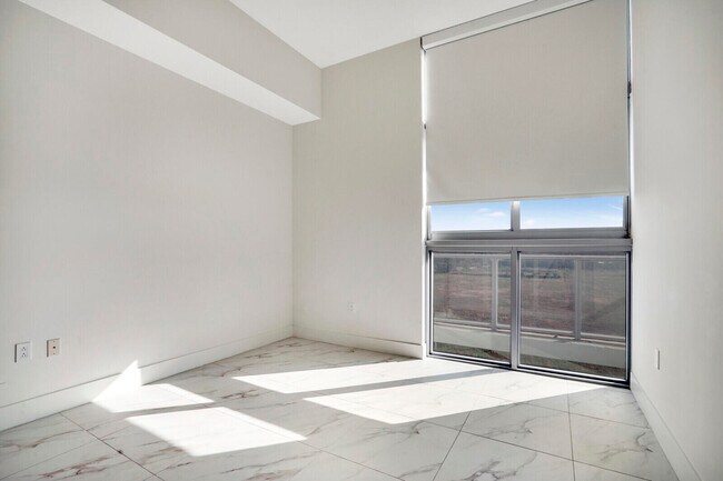 Building Photo - 2000 Metropica Wy