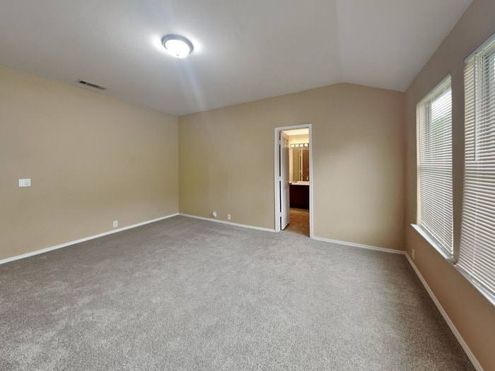 Building Photo - 152 E Kirnwood Dr