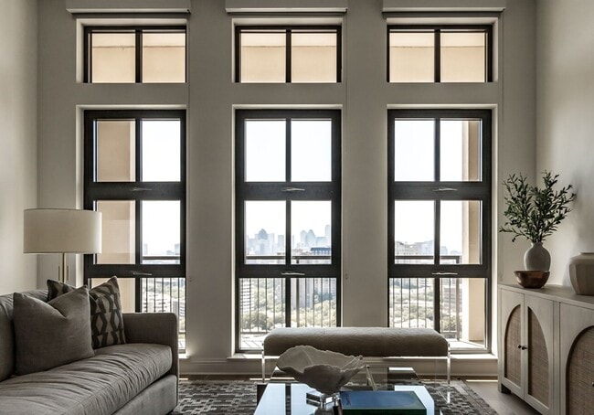 Building Photo - Modern 3-Bedroom Apartment with Smart Home...