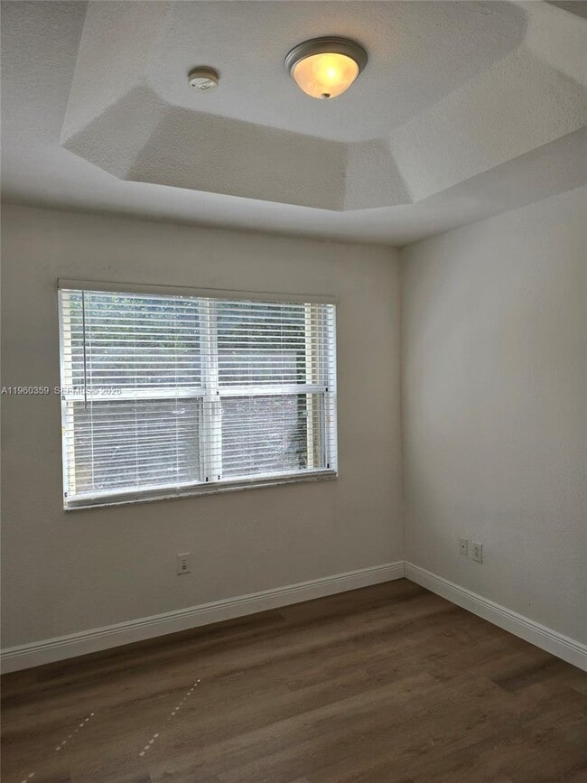 Building Photo - 1575 NE 33rd Ave