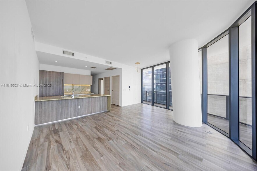 Building Photo - 801 S Miami Ave