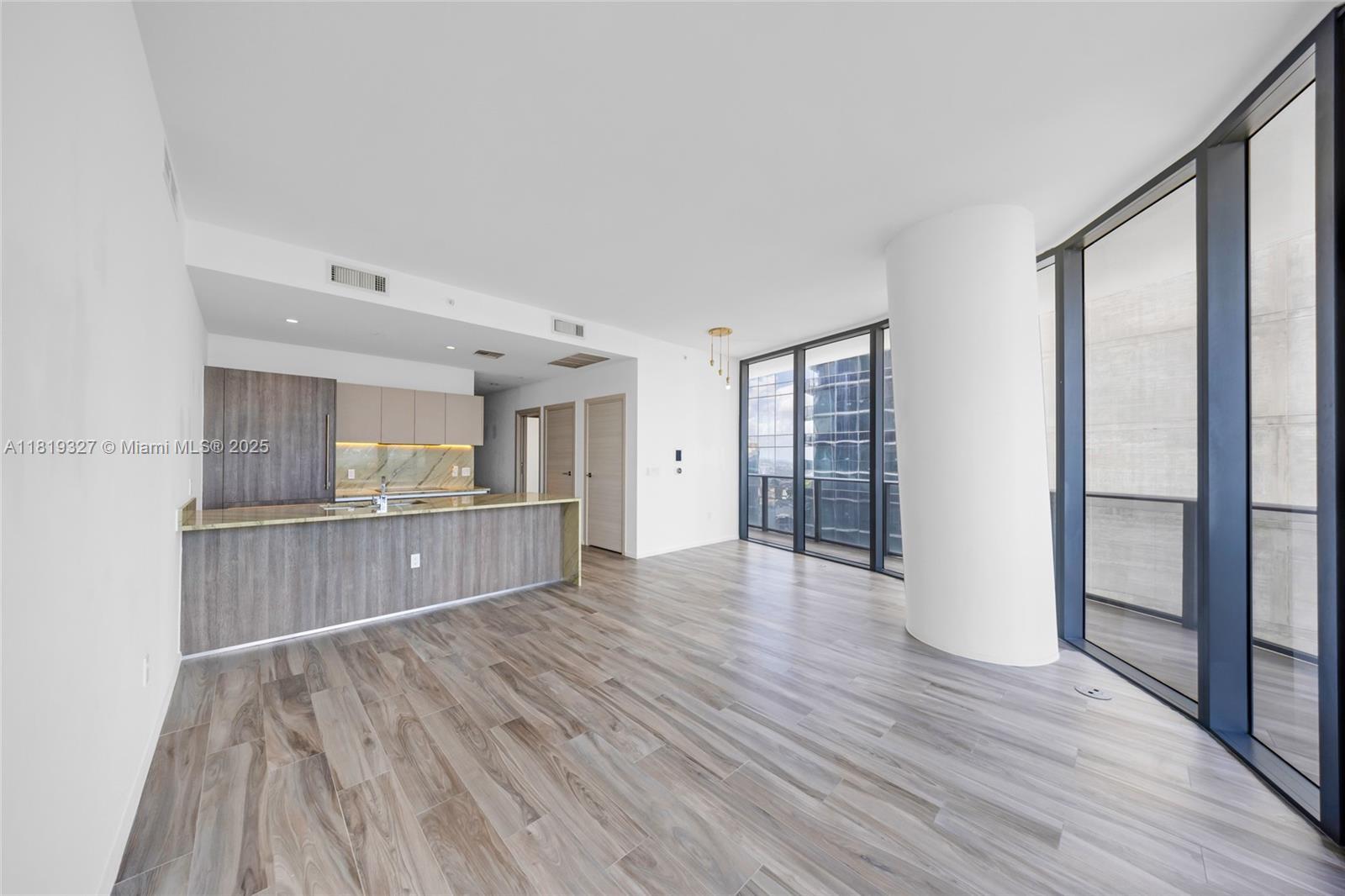 Building Photo - 801 S Miami Ave