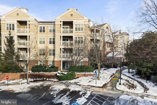 Building Photo - 12915 Alton Square