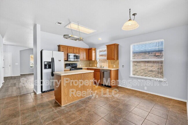 Building Photo - 2545 Prospect Hill Dr