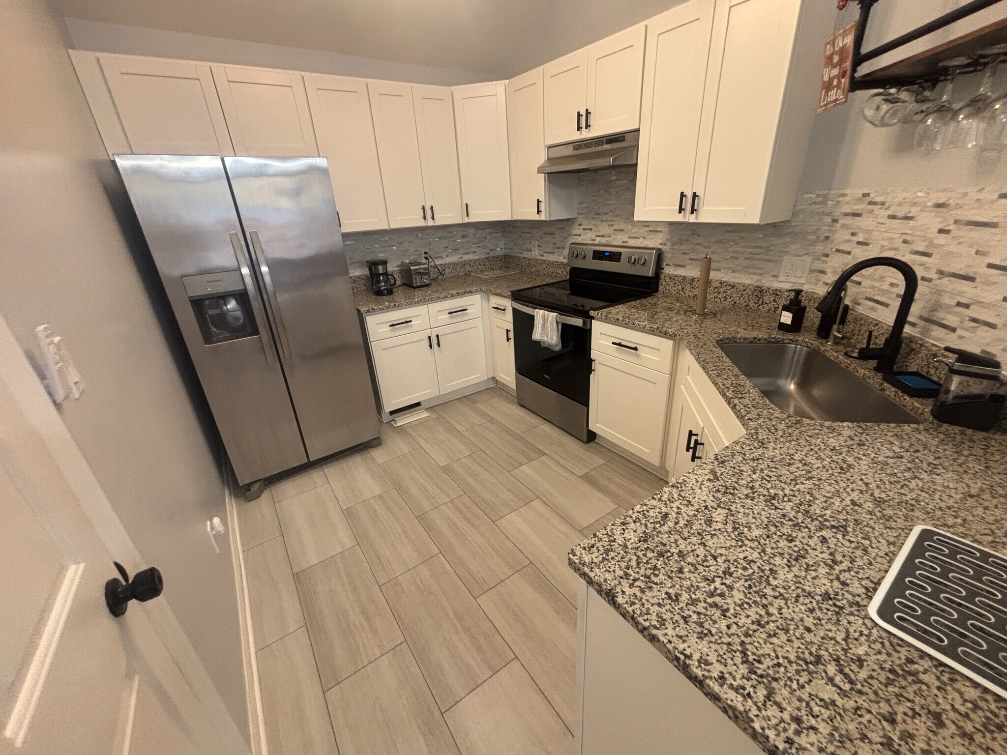 Building Photo - Room in House on Tall Rock Ct