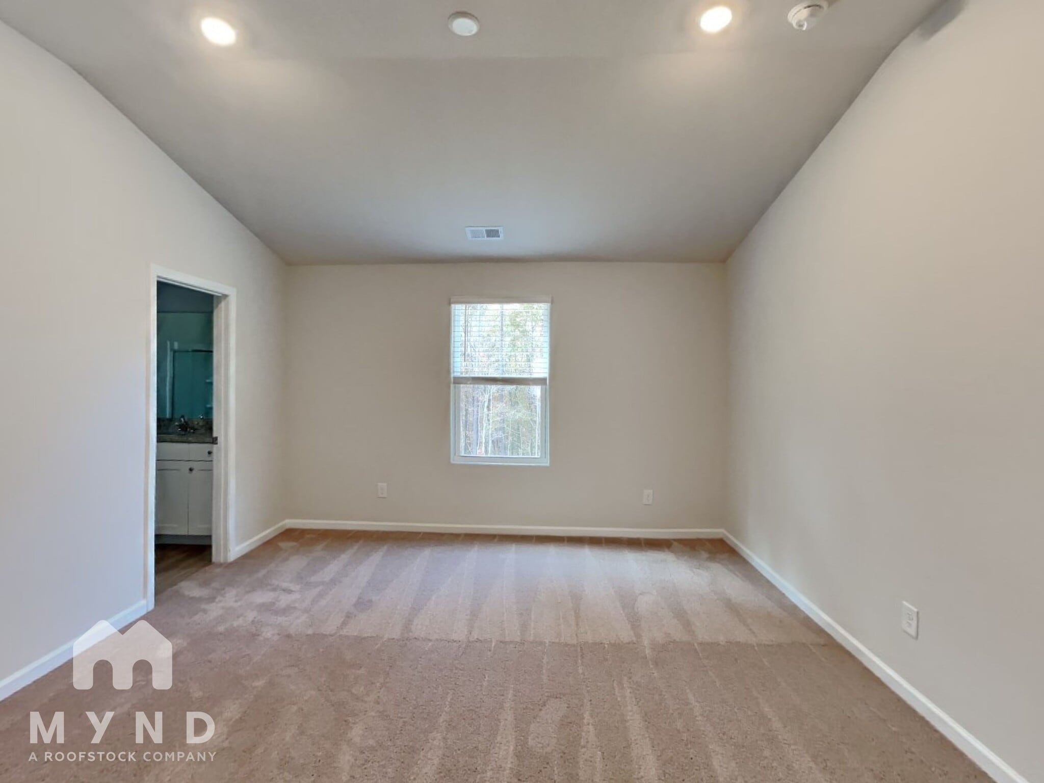 Building Photo - 241 New Villas St