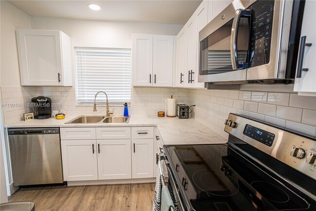 Building Photo - 9341 Green Meadows Way