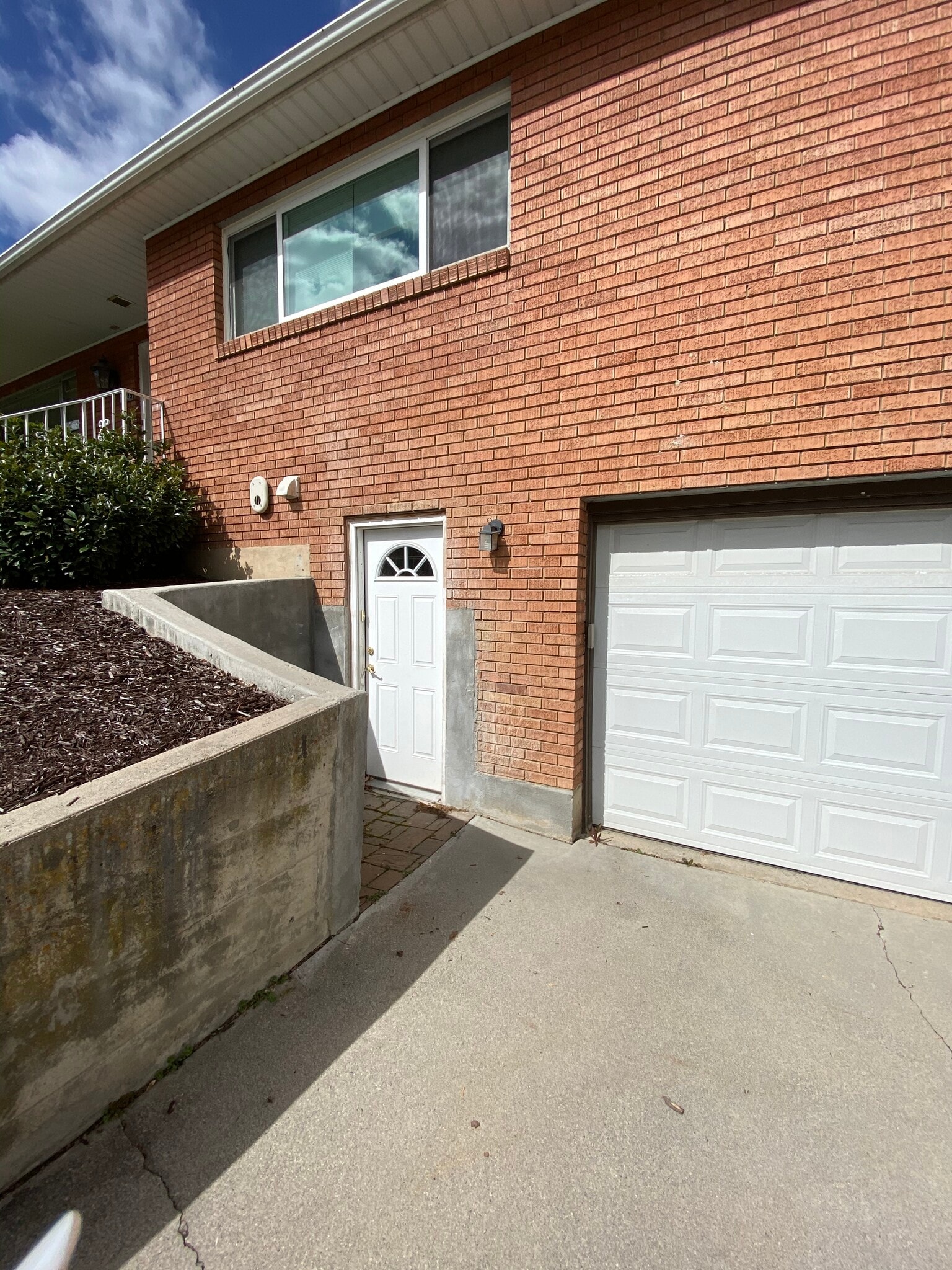 Separate Mother in Law apartment entrance - 1745 500 E