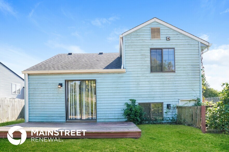 Building Photo - 4002 Harmony Dr