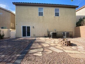 Building Photo - 4 Bedroom + Den/Office* Gated* Mountain's ...
