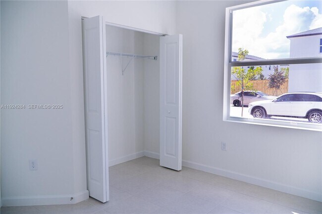 Building Photo - 27651-27155 SW 155th Ct