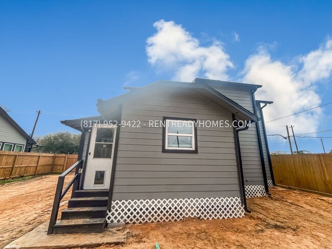 Building Photo - 8117 Detroit St