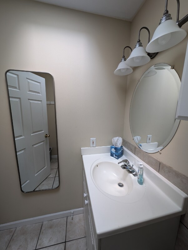 Building Photo - 503 Wilmot Ave