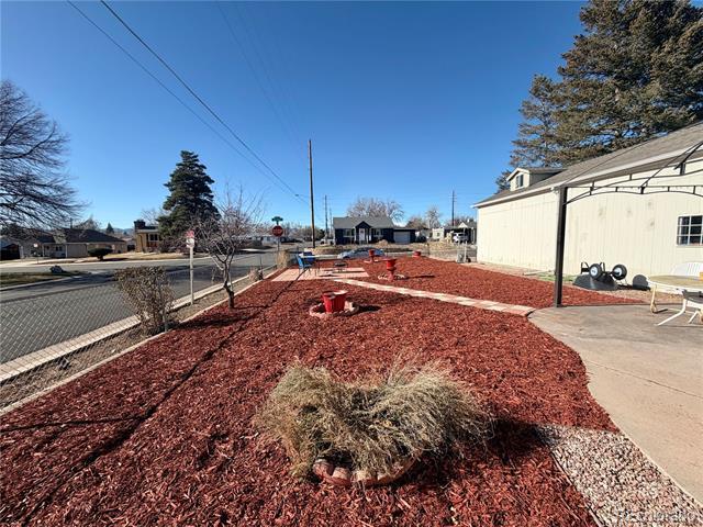 Building Photo - 4095 W Arizona Ave