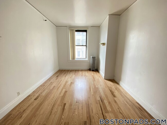 Building Photo - 91 Westland Ave