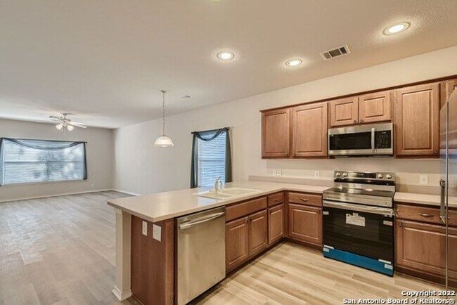 Building Photo - One-Story Beauty in Stone Oak