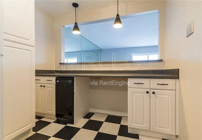 Building Photo - 4012 Ridglea Country Club Dr