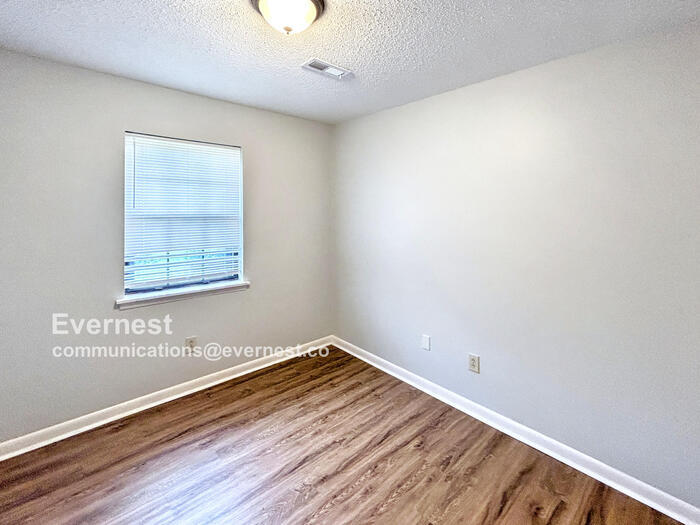 Building Photo - 14013 Armond Dr