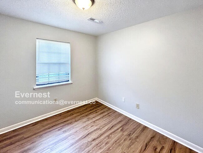 Building Photo - 14013 Armond Dr