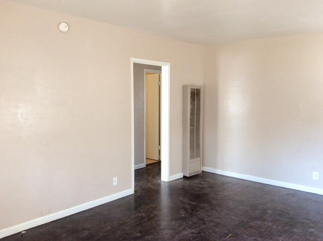 Building Photo - 2516 Ashby St